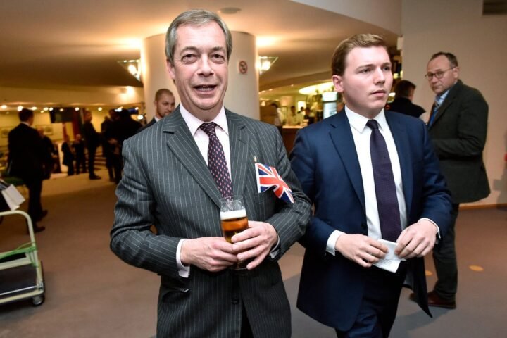 Nigel Farage faces scrutiny over undisclosed financial ties to convicted fraudster