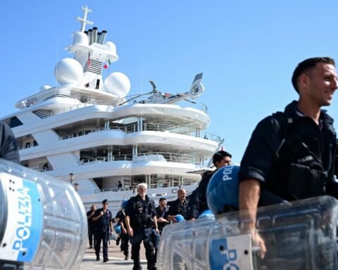 Protests greet U.S. ambassador in Venice amid luxury yacht diplomacy tour