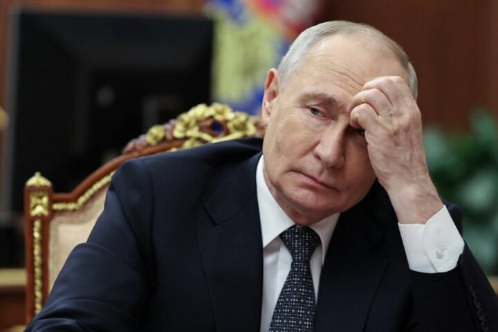 Public dissatisfaction challenges Putin's longstanding control in Russia
