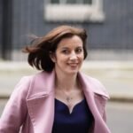 Review of voluntary social media curfews for teenagers remains open, says education secretary