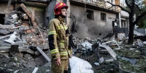 Russian missile strike on Kyiv results in one death, revealing air defense vulnerabilities