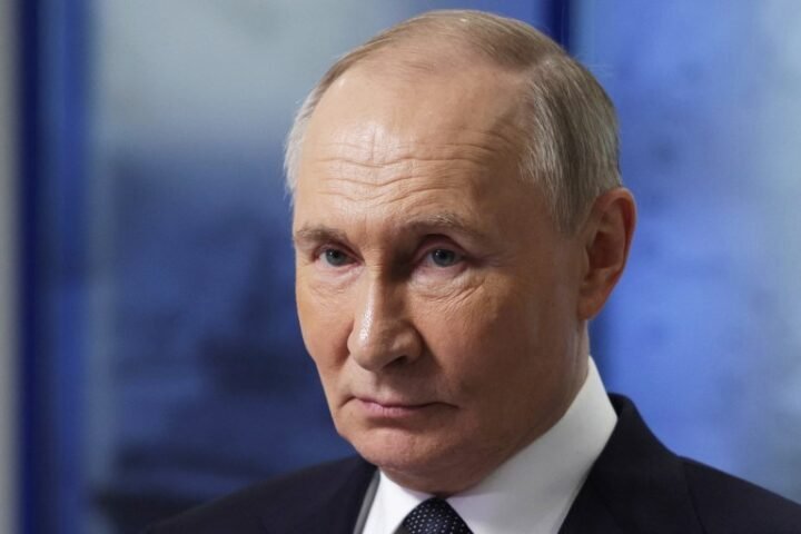Russians face unprecedented fuel crisis amid ongoing war and uncertainty for Putin's regime