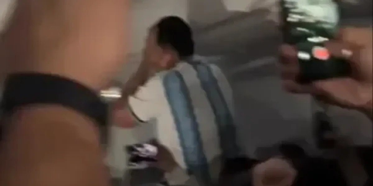 Spanish pilot tricks Argentina fans into celebrating World Cup victory before harsh reality sets in