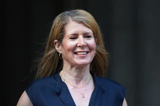 Starmer to hold final cabinet meeting before Burnham's inauguration as prime minister