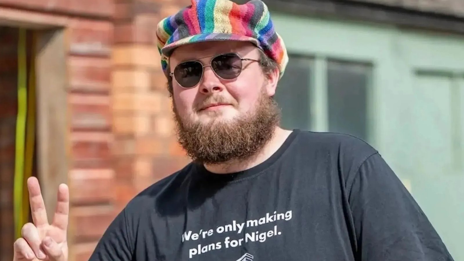 T-shirt depicting guillotine removed from sale after backlash at Green Party festival
