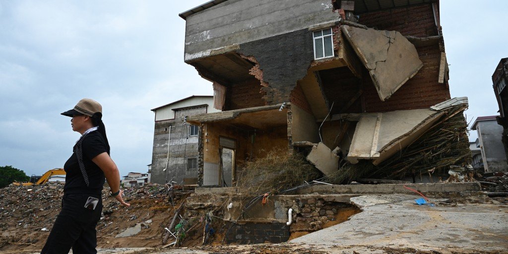 Thirty-nine dead, hundreds evacuated after severe flooding in southern China