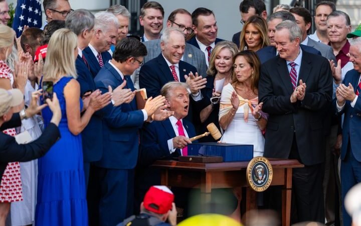 Trump’s loan cap policy prompts aspiring doctors to reassess their career paths