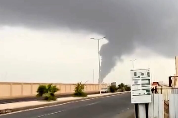 U.S. halts strikes on Iran as Red Sea conflict escalates with Houthi attacks on Saudi Arabia