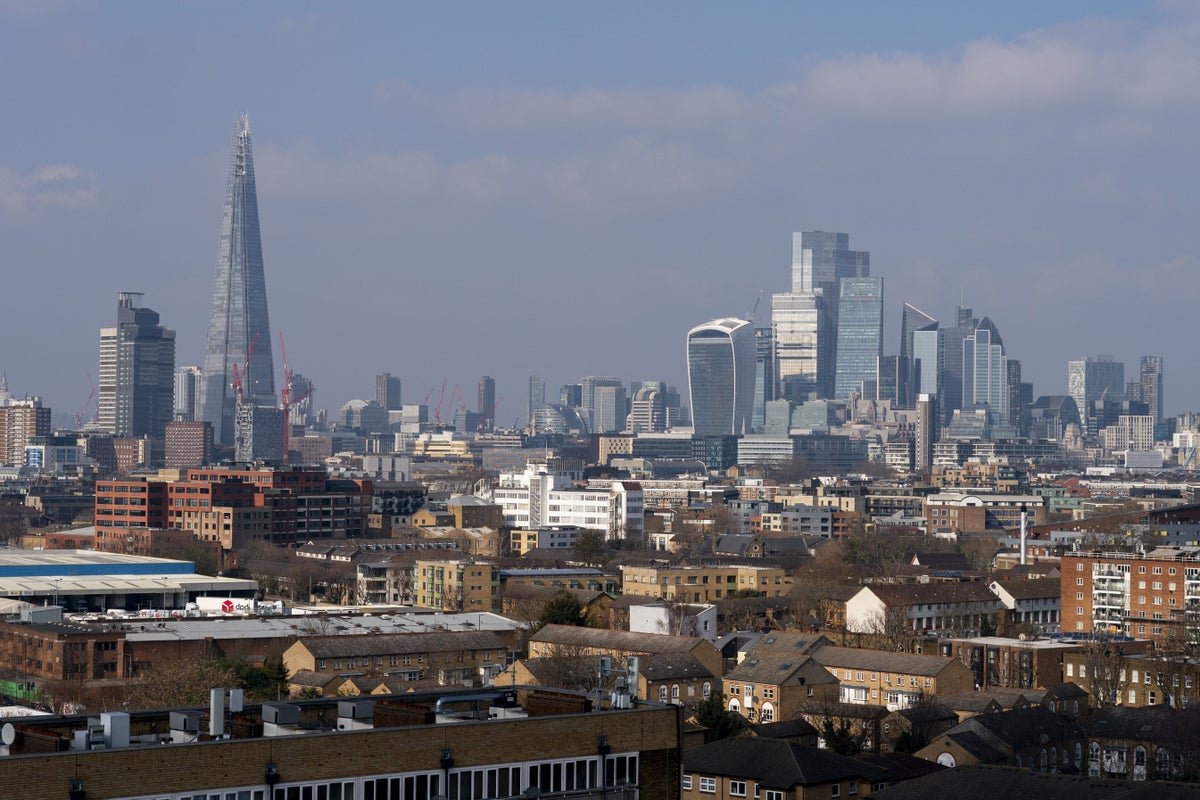 UK economy faces stagnation amid geopolitical tensions and rising energy costs