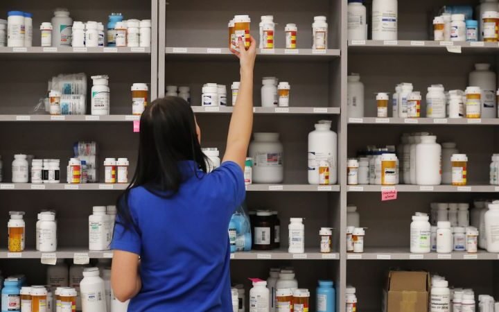 Utah's AI prescription refill program raises concerns among medical professionals