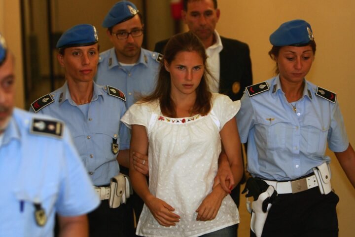 Amanda Knox faces backlash amid Edinburgh Fringe debut comedy show on tragic past