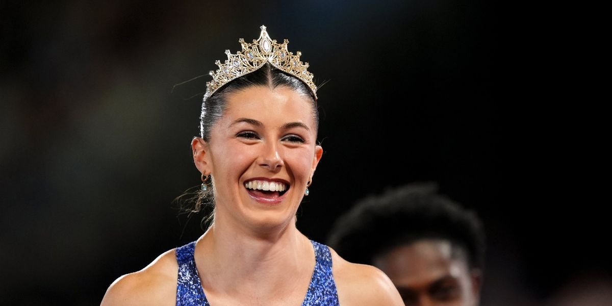 Amy Hunt celebrates historic gold medal win with late-night KFC and family surprise