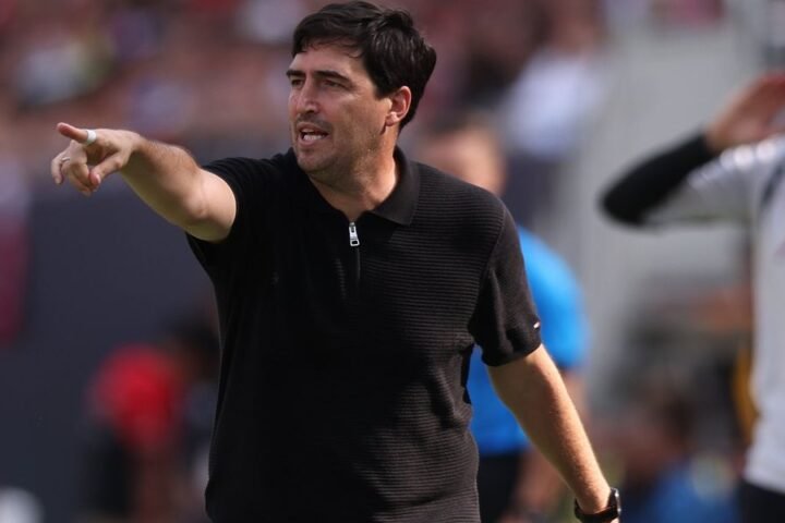 Andoni Iraola reflects on positives and negatives after Liverpool's 4-2 defeat to Leeds