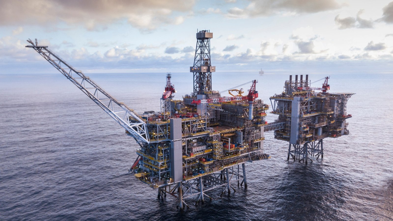Andy Burnham faces Labour rebellion over North Sea drilling plans amid industry push for growth