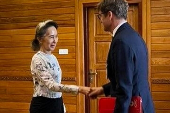 Aung San Suu Kyi meets Red Cross representative amid growing health concerns