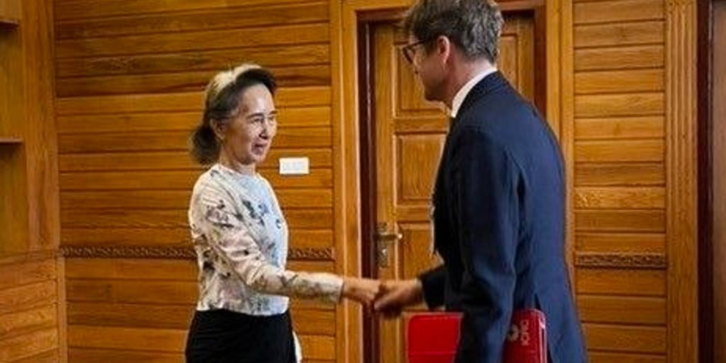Aung San Suu Kyi meets Red Cross representative amid growing health concerns