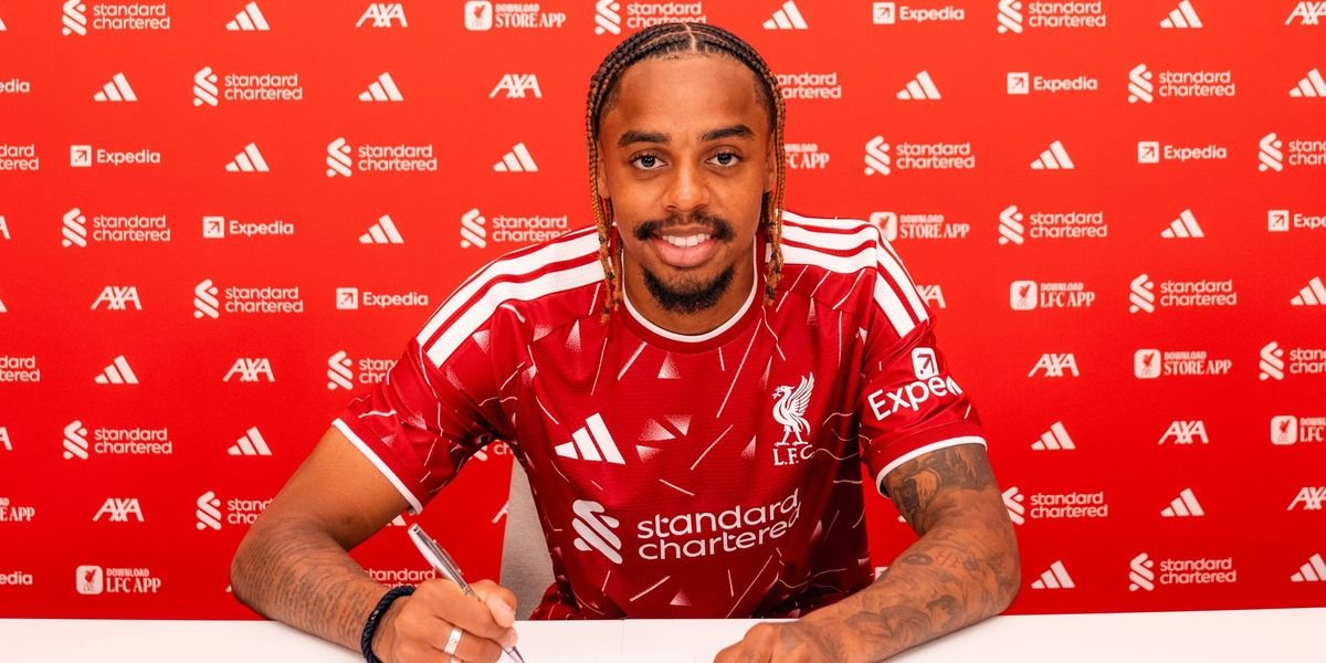 Bradley Barcola signs long-term contract with Liverpool after record transfer from PSG