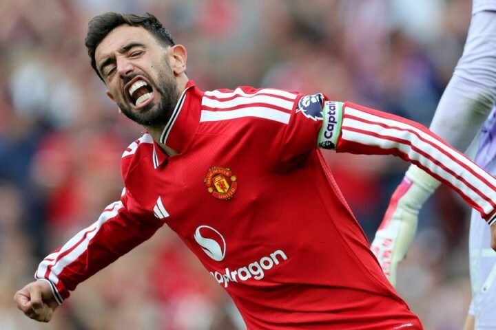 Bruno Fernandes nets hat-trick as Manchester United thrash Ipswich Town 5-1