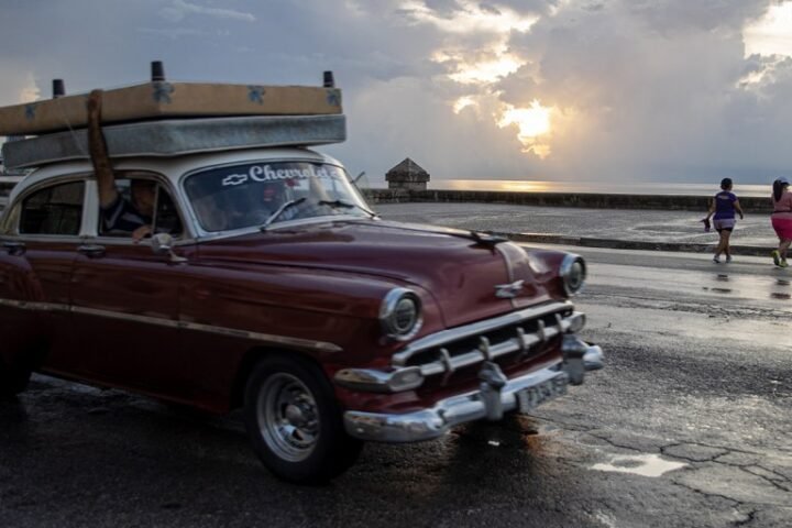 Cuba's prolonged blackouts force families to adapt amid worsening energy crisis