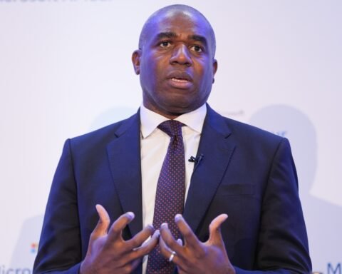 David Lammy hands phony number to PM, leading to security blunder involving Trump aide