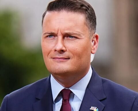 Defence staff advised against bringing phones to Wes Streeting's speech amid Chinese espionage concerns