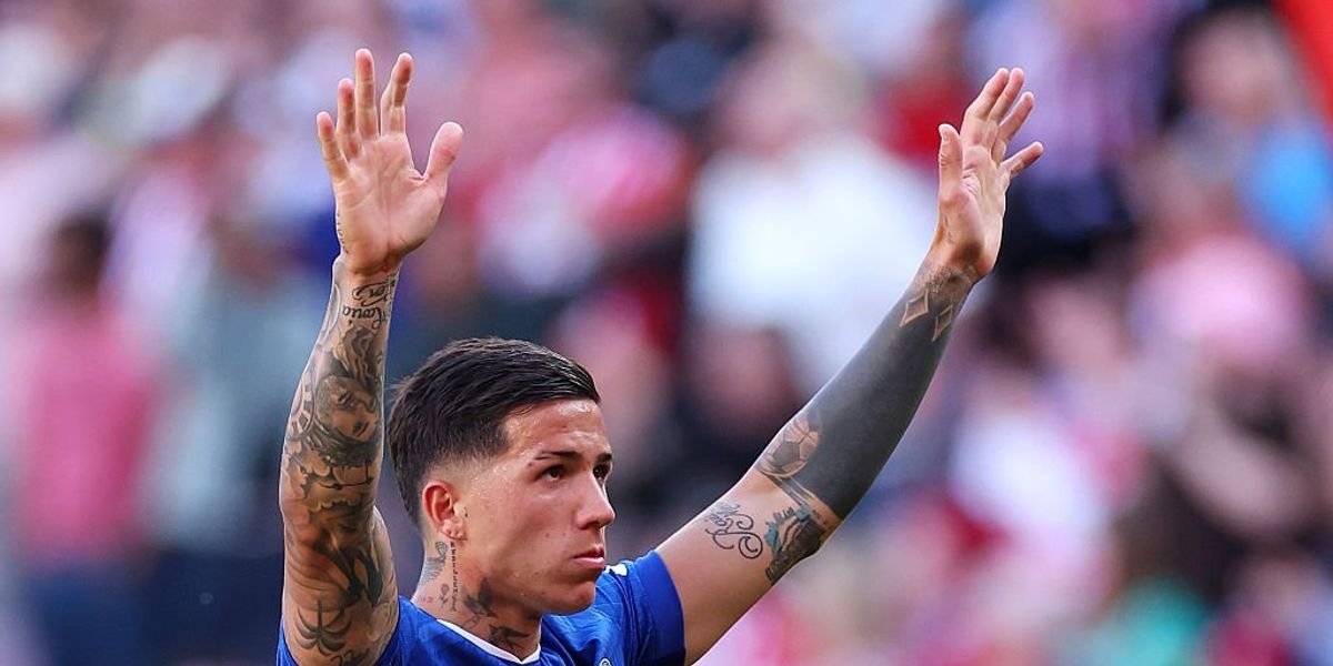 Enzo Fernandez's representatives meet in Manchester as Chelsea sets £120m asking price