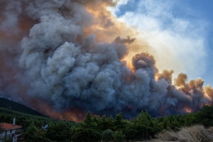 Europe faces wildfire challenges as nearly 200,000 return home amid new blazes