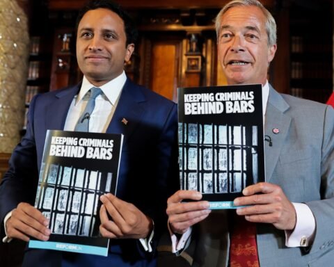 Farage reprimands Yusuf for labeling ex-defence secretary Wallace a traitor