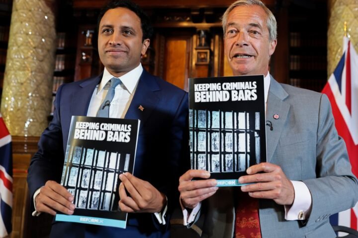 Farage reprimands Yusuf for labeling ex-defence secretary Wallace a traitor