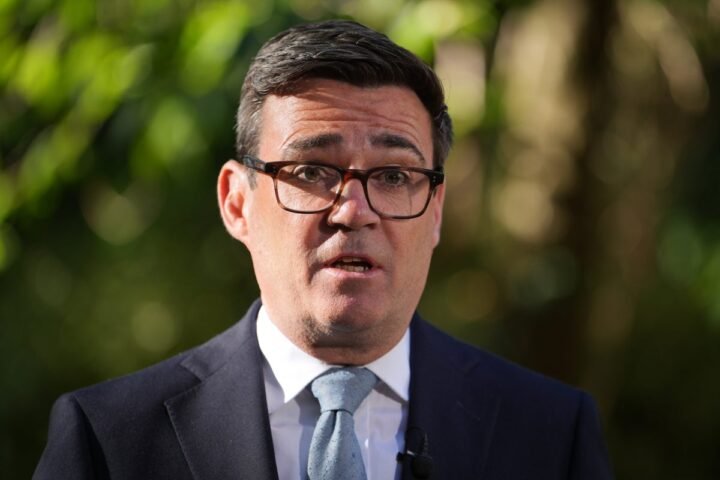 Government considers closing loophole allowing sex offenders to change names undetected