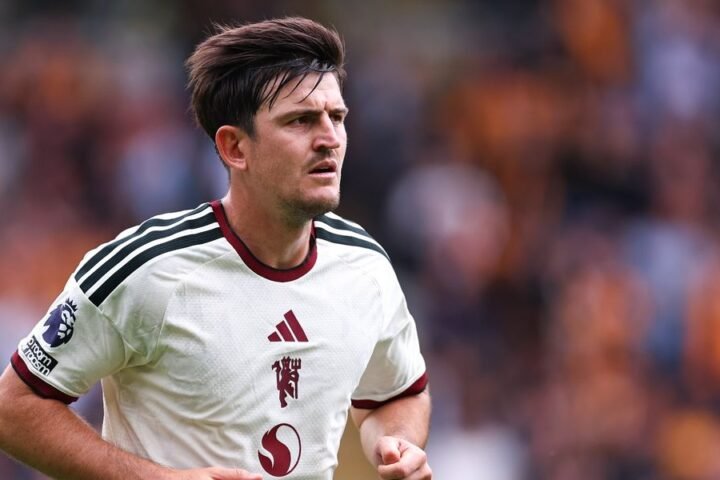 Harry Maguire leaves Manchester United team coach due to personal matter after Hull defeat
