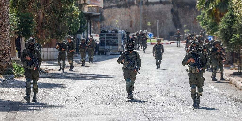 Israeli settlers' siege affects Palestinian families in West Bank village of Qusra