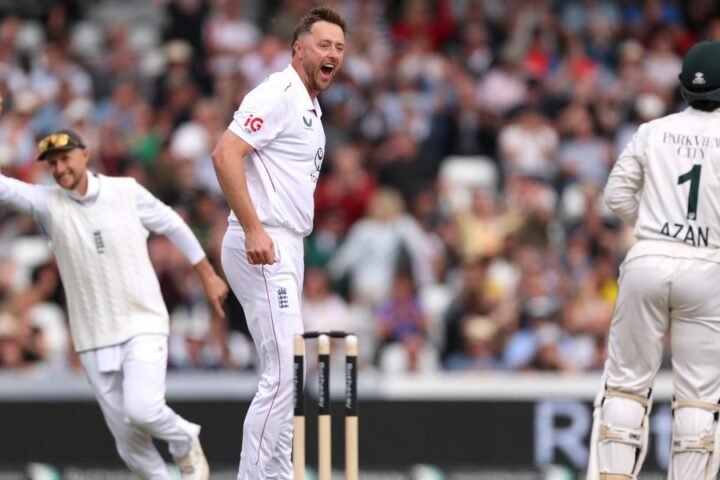 Joe Root's England captaincy starts strongly as Robinson and Tongue dismiss Pakistan for 171