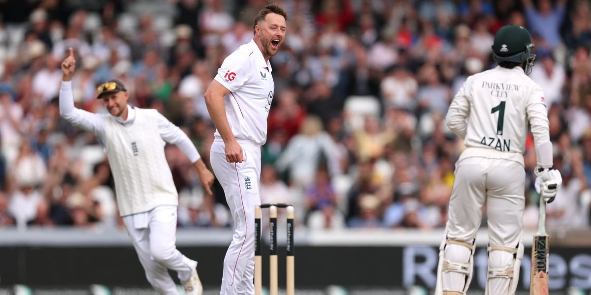 Joe Root's England captaincy starts strongly as Robinson and Tongue dismiss Pakistan for 171
