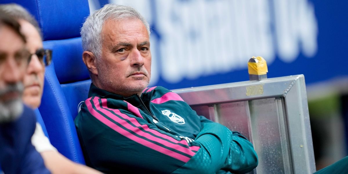 Jose Mourinho begins second spell as Real Madrid manager in private ceremony