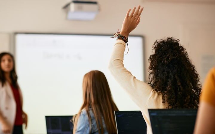 Many schools failing to teach students essential AI safety skills, survey reveals