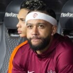 Memphis Depay threatens action against Corinthians over contract dispute