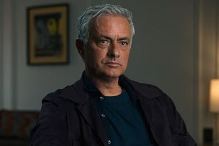 Mourinho reveals he was set to succeed Ferguson at Manchester United before returning to Chelsea