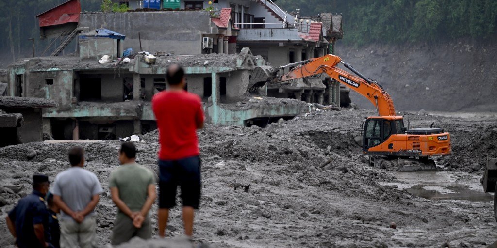 Nepal flood death toll rises to 903 amid struggles to reach missing individuals