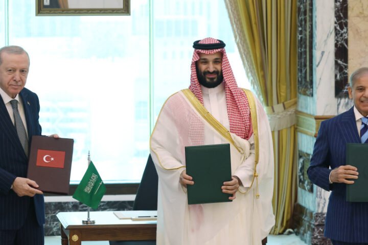 Pakistan, Saudi Arabia, and Turkey sign 'purely defensive' joint defense agreement open to others