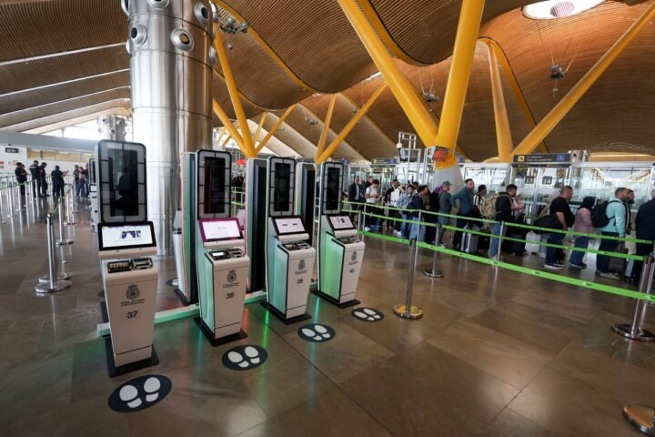 Poll reveals one in five UK adults rethink European travel due to border delays