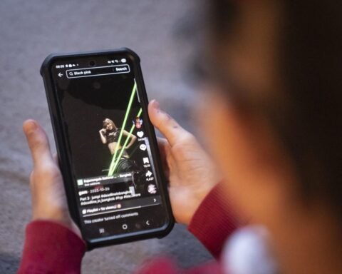 Poll shows 85% of teenagers would opt out of proposed social media curfews
