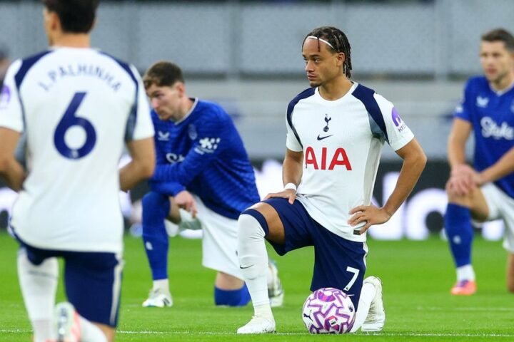 Premier League players to continue taking the knee during 2026/27 season