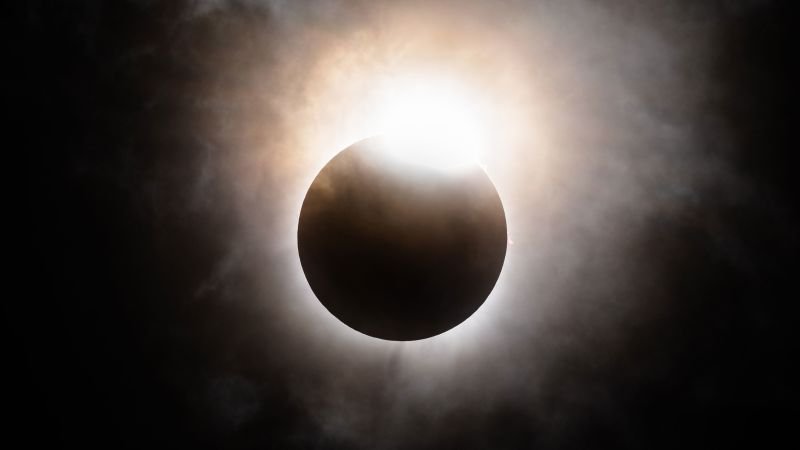 Researchers seek to explain elusive shadow bands ahead of total solar eclipse