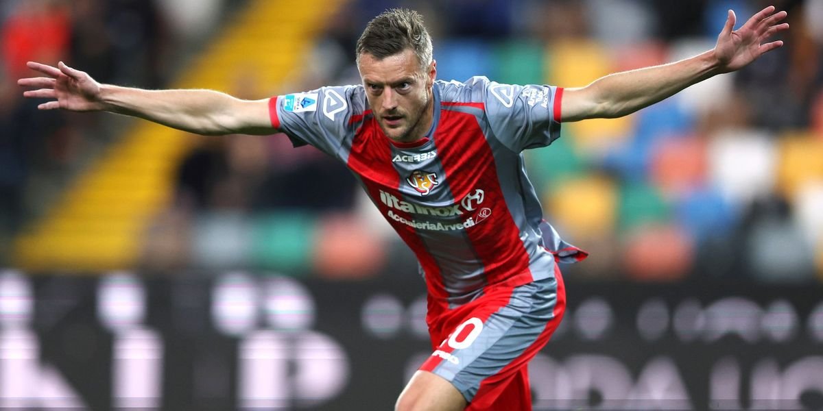 Sheffield Wednesday expresses interest in signing Jamie Vardy as he seeks new club