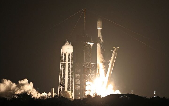 SpaceX rocket upper stage set to crash into the moon, astronomers prepare for impact
