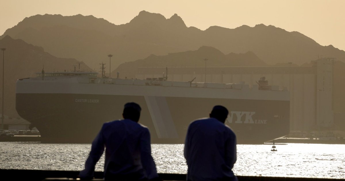 Trump claims imminent deal to reopen the Strait of Hormuz with Iran and Oman