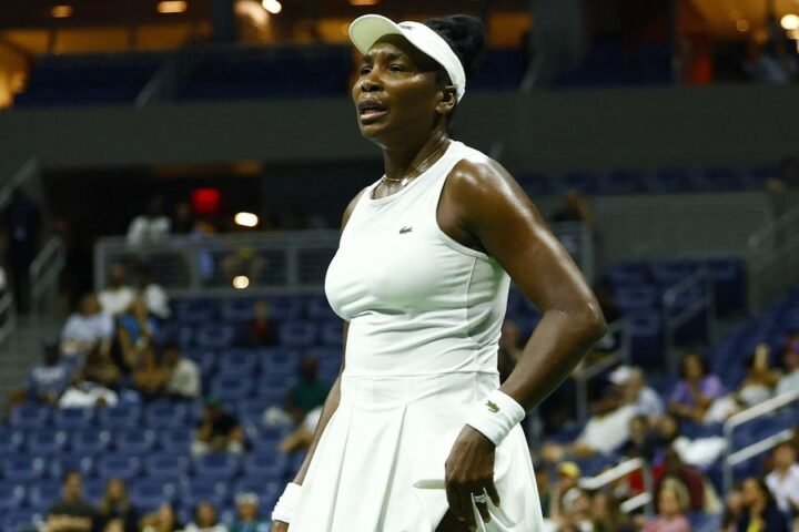 Venus Williams criticises US Open for scheduling late-night defeat against Sofia Kenin
