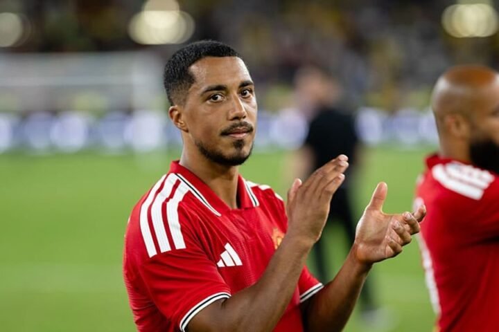 Youri Tielemans apologizes to Aston Villa for controversial comments after Manchester United move