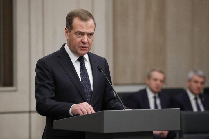 Medvedev brands Le Pen’s party ‘Russophobic’ after criticism of asset seizures